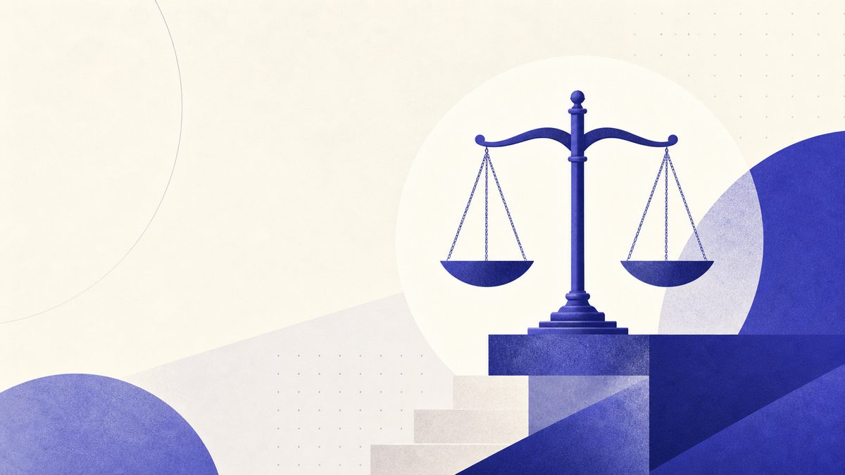 Illustrazione: bilancia della giustizia e modulo di contatto riservato per uno studio legale