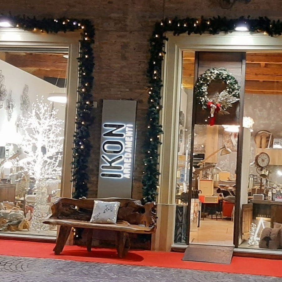 Ikon Arredamenti - foto reale dello showroom